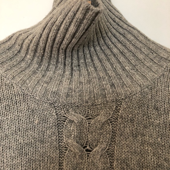 NWOT beautiful Theme sweater dress - Picture 2 of 3